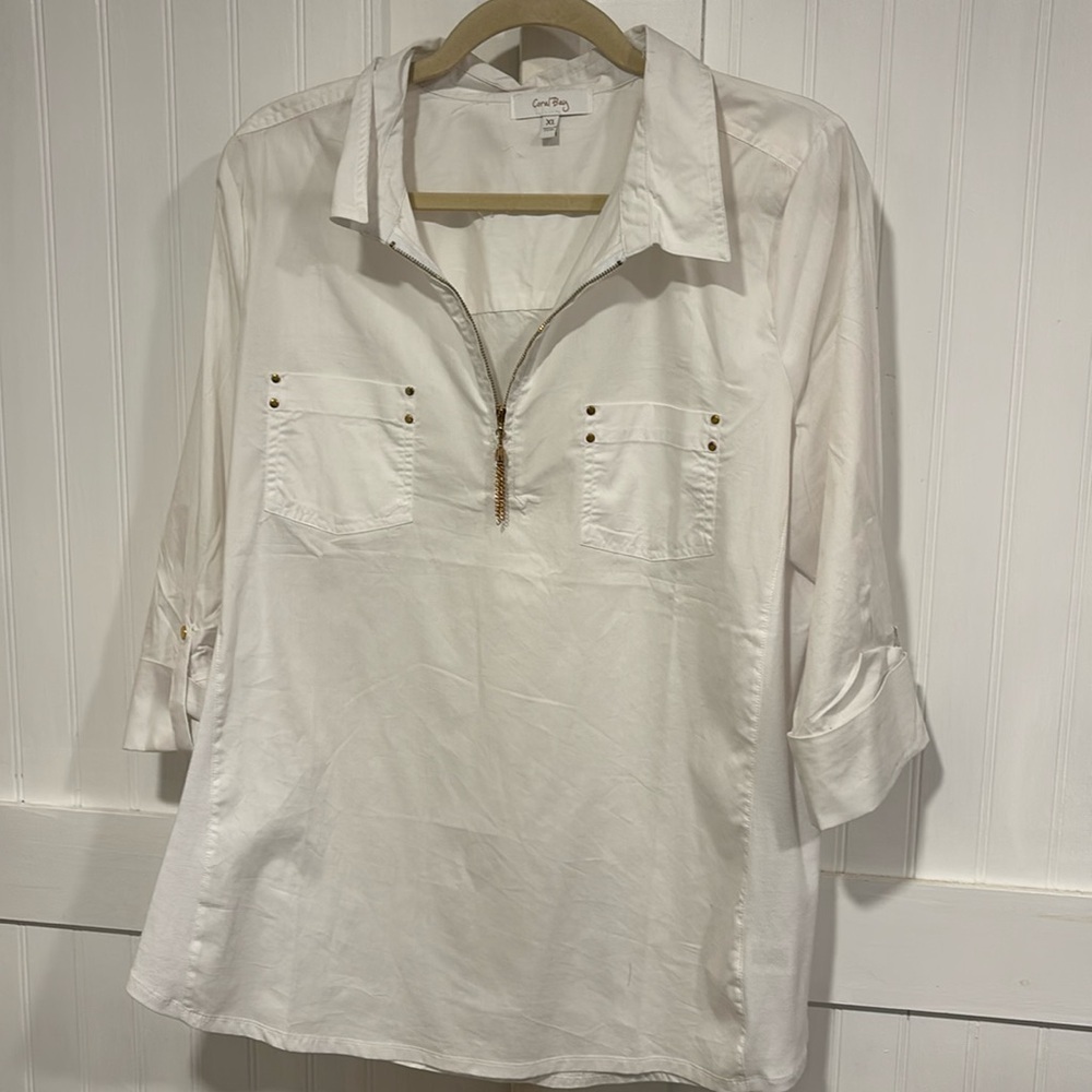 Coral Bay white 3/4 zip,roll tab sleeves,size XL ￼